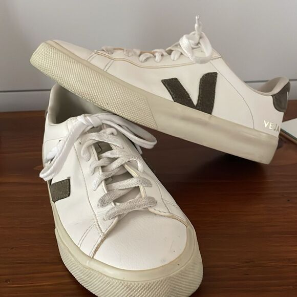 Veja Campo White Leather Sneakers with Gray Suede Logo - Picture 2 of 9